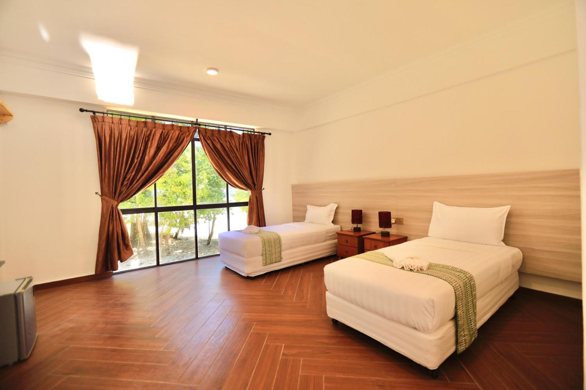 Dolphin Bay Island Resort Kota Belud Exterior photo